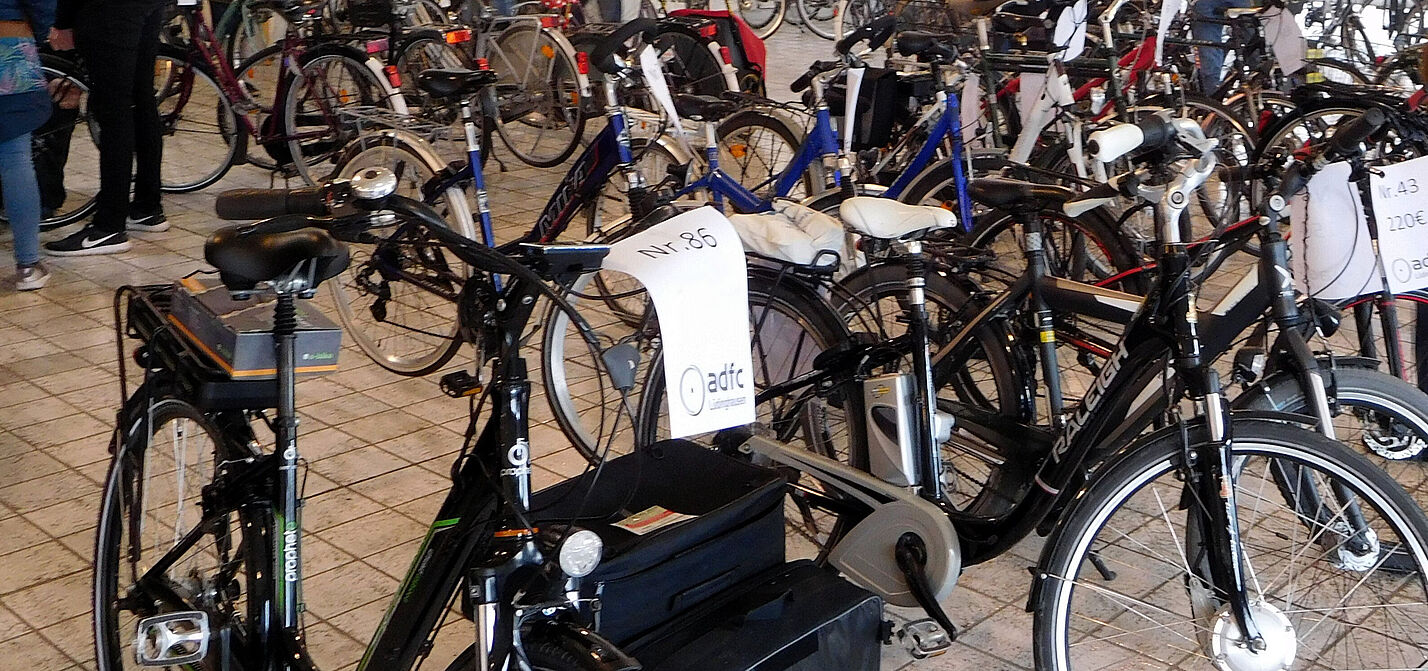 Raeder_auf_der_Leezenboerse_HB Fahrräder auf der Leezenbörse