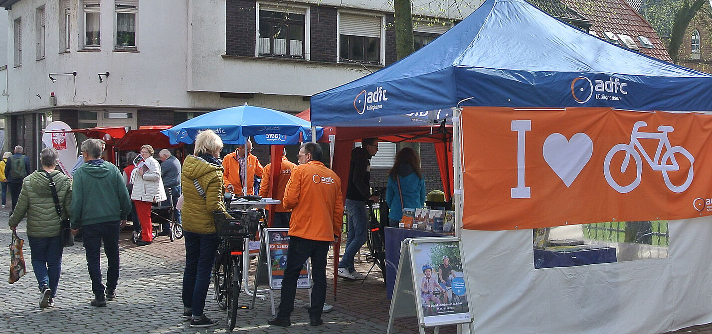 ADFC-Stand bei LH Mobil ADFC bei LH-Mobil