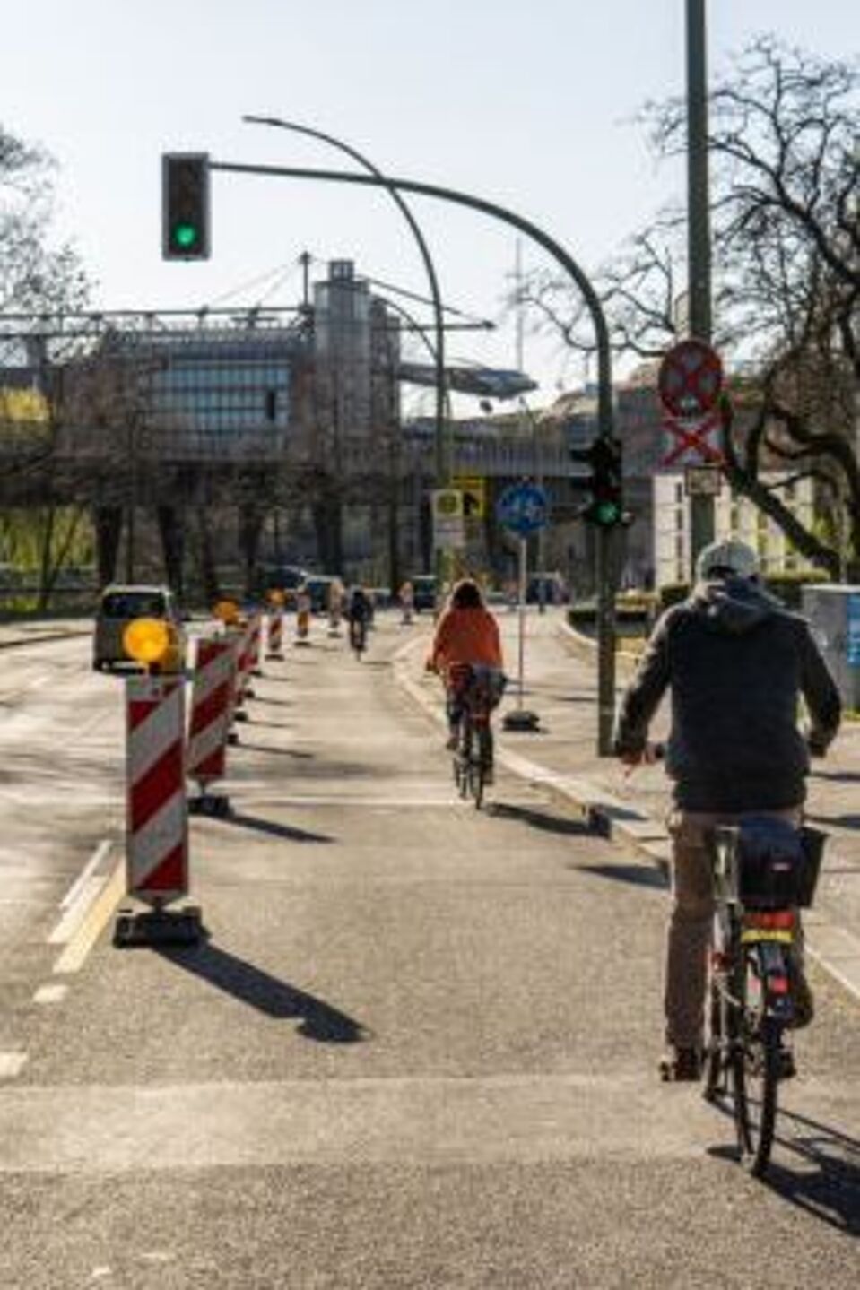 Pop-up-Bikelane in Berlin Hochbahnstraße Pop-up-Bikelane in Berlin Hochbahnstraße