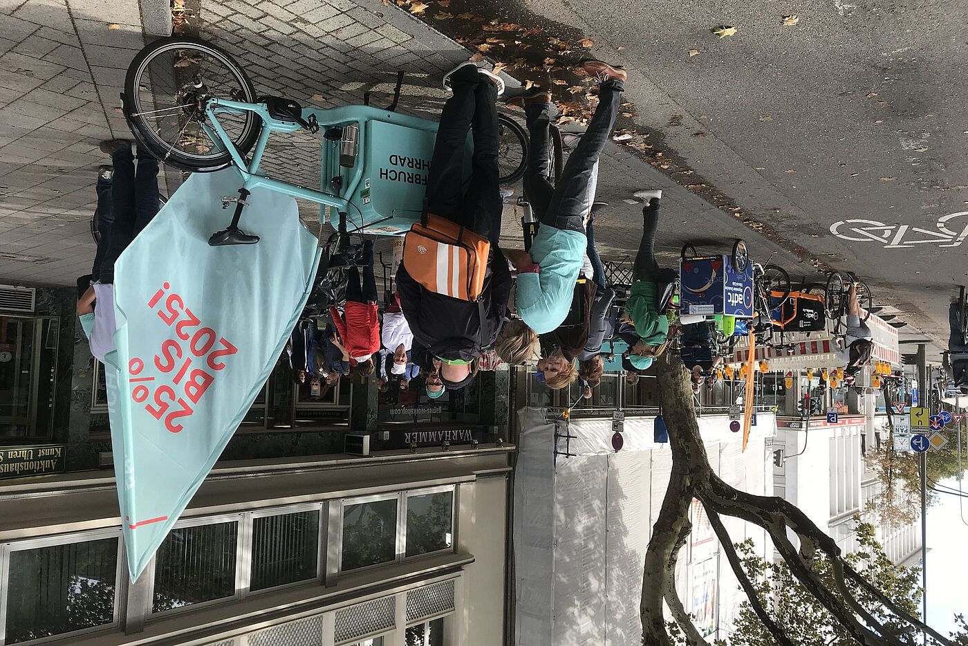 Der ADFC Köln sammelte beim Park(ing) Day 2018 Unterschriften für die Initiative Aufbruch Fahrrad in NRW.